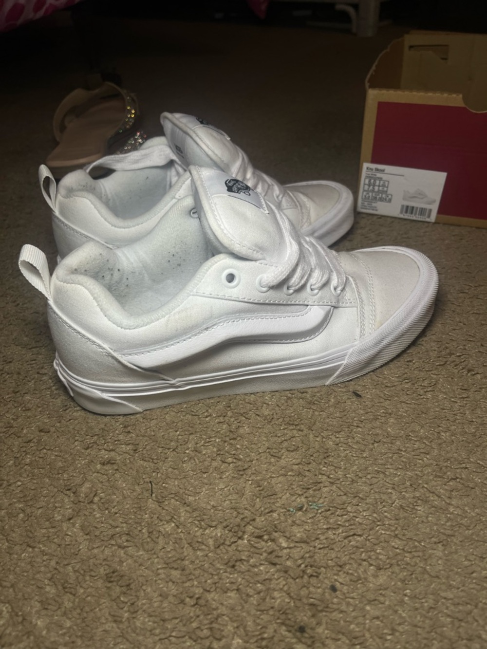 ☁️💘ALL WHITE OLD SKOOL VANS + PINK LACES💘☁️ - Picture 4 of 4